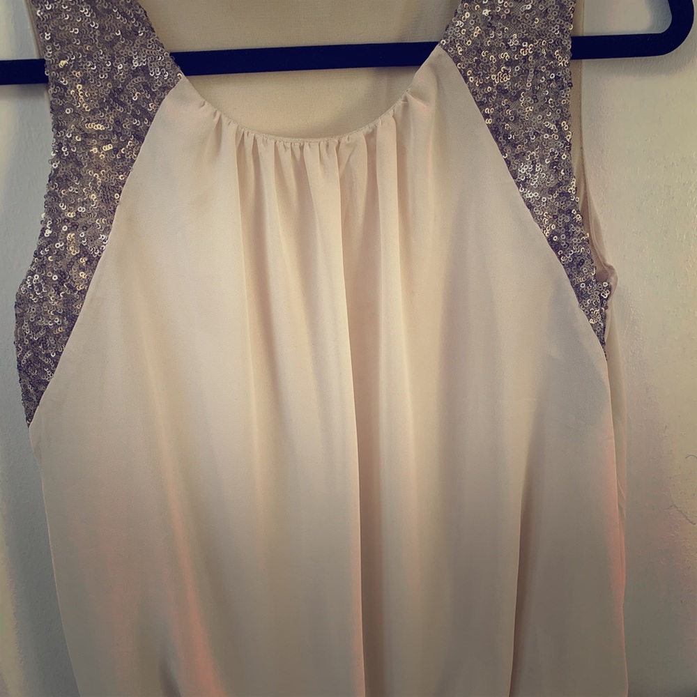 White crepe tank stop with silver sequins